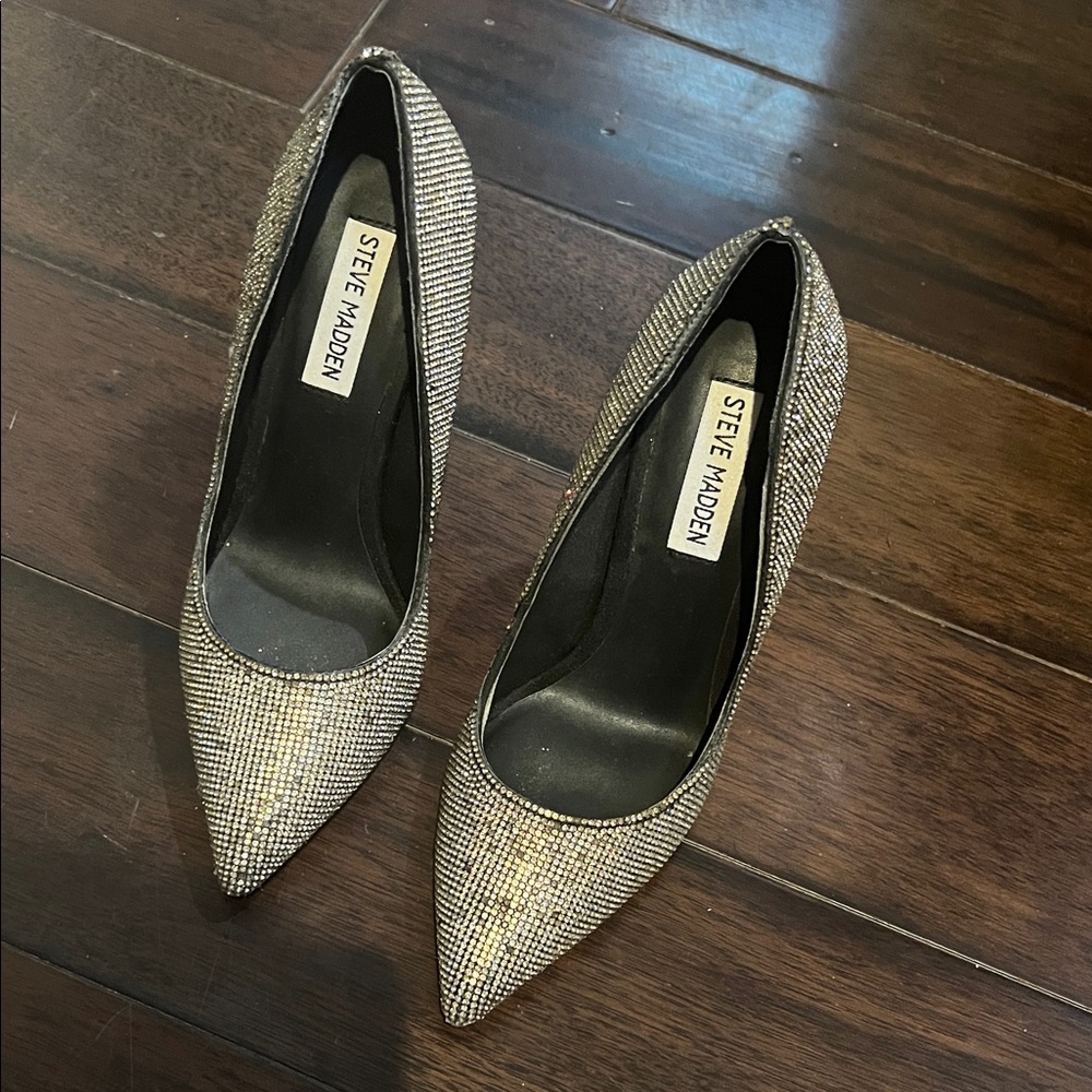 Steve Madden Glittering Black and Silver Heels